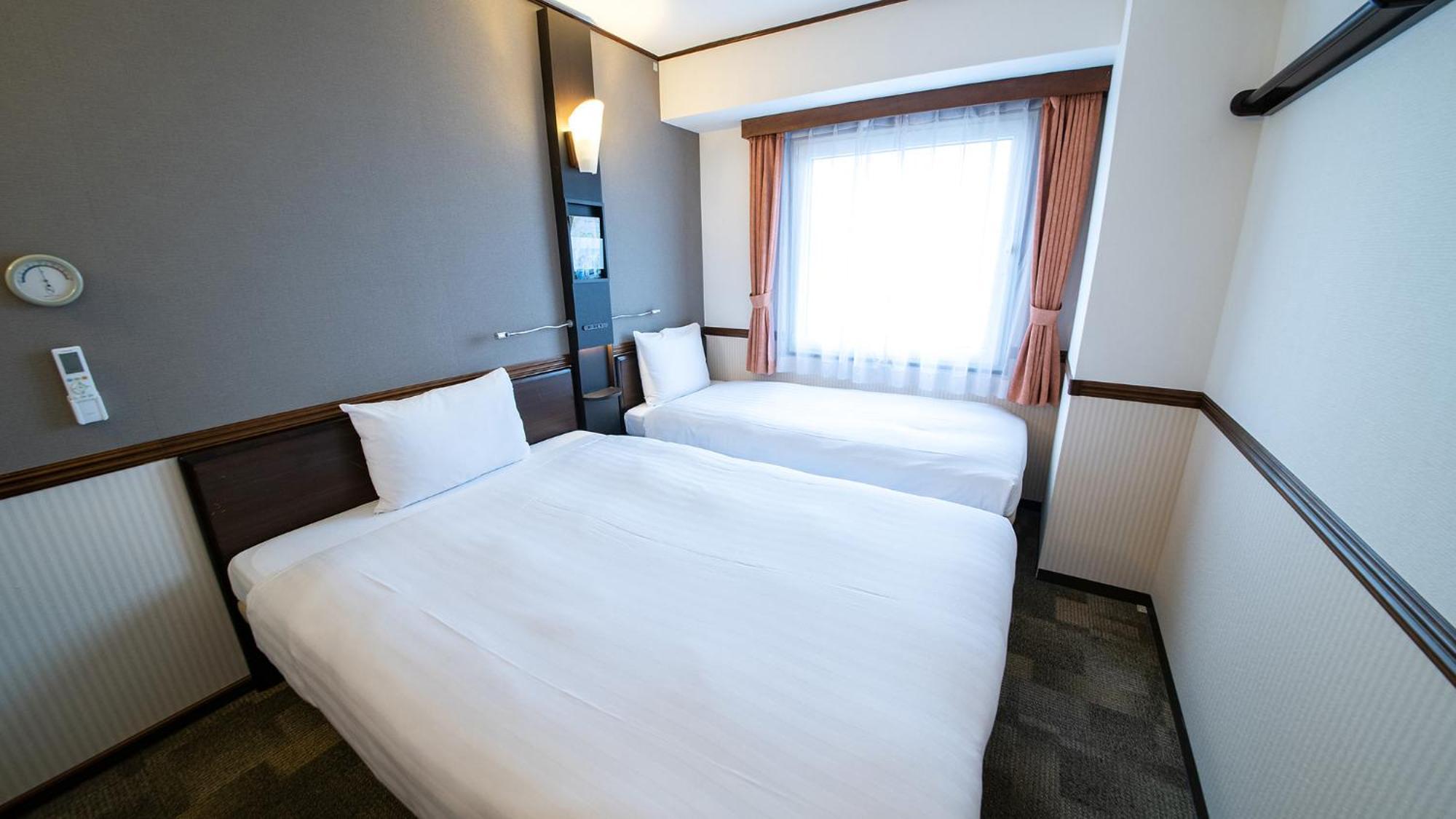 Toyoko Inn Fukushima Eki Nishi Guchi Habitación foto