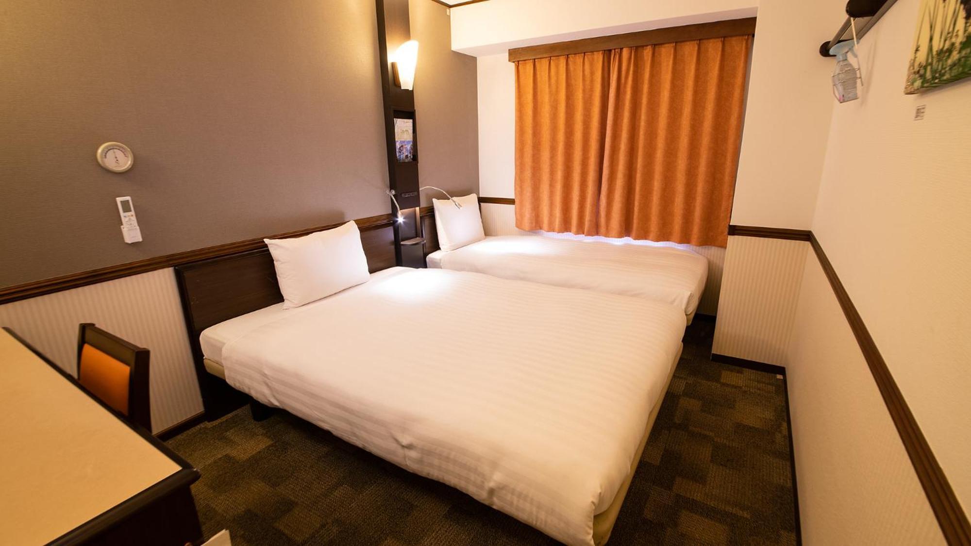 Toyoko Inn Fukushima Eki Nishi Guchi Habitación foto